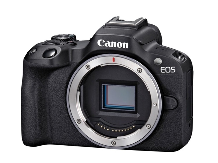 Canon EOS R50 z ob. RF-S 18-150mm f/3.5-6.3 IS STM  