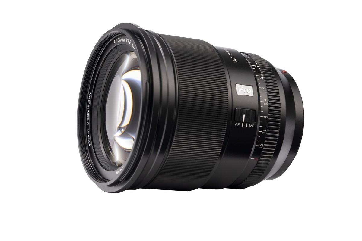 Viltrox AF 75mm f/1.2 STM Fuji X
