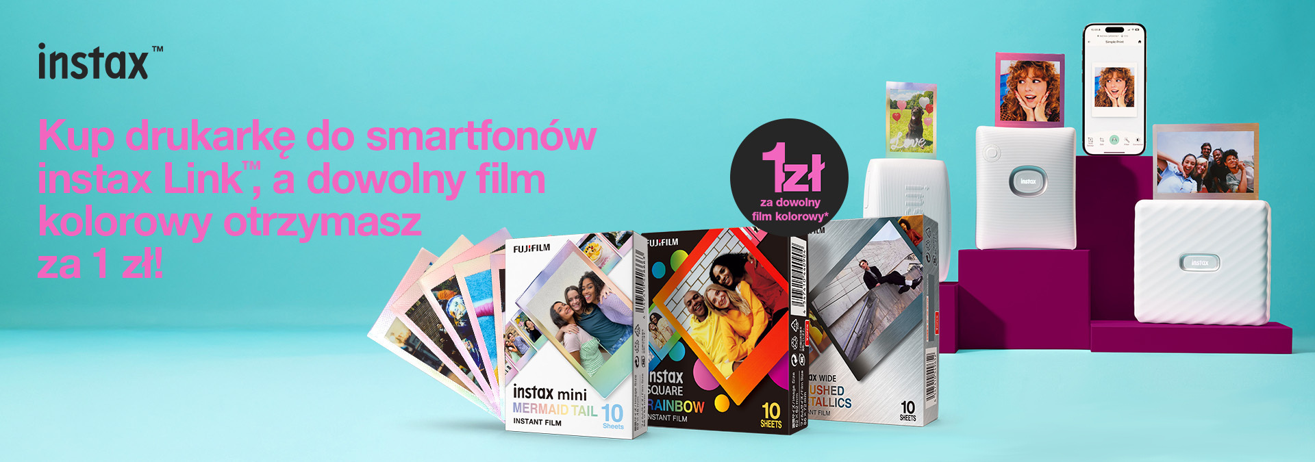 Kup drukarkę do smartfonów instax Link w białym, różowym lub czarnym kolorze z zestawem kolorowych filmów i zdjęciami na stojakach.